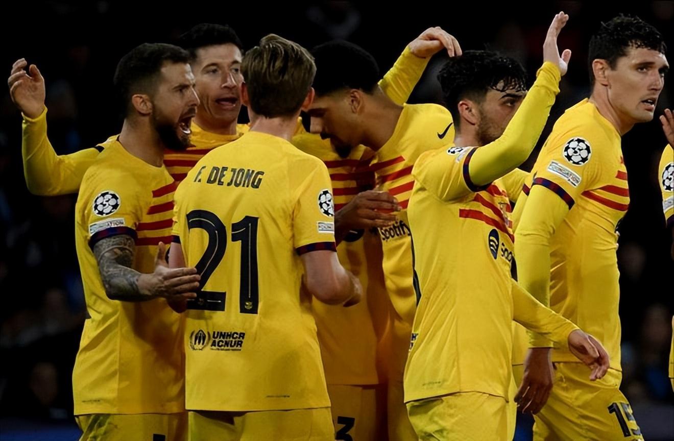 欧冠赛后再迎强敌，那不勒斯远射贴柱，主帅态度：目标明确，团队化学反应显著(足球国足开除奖励远射必进卡小说叶辰)