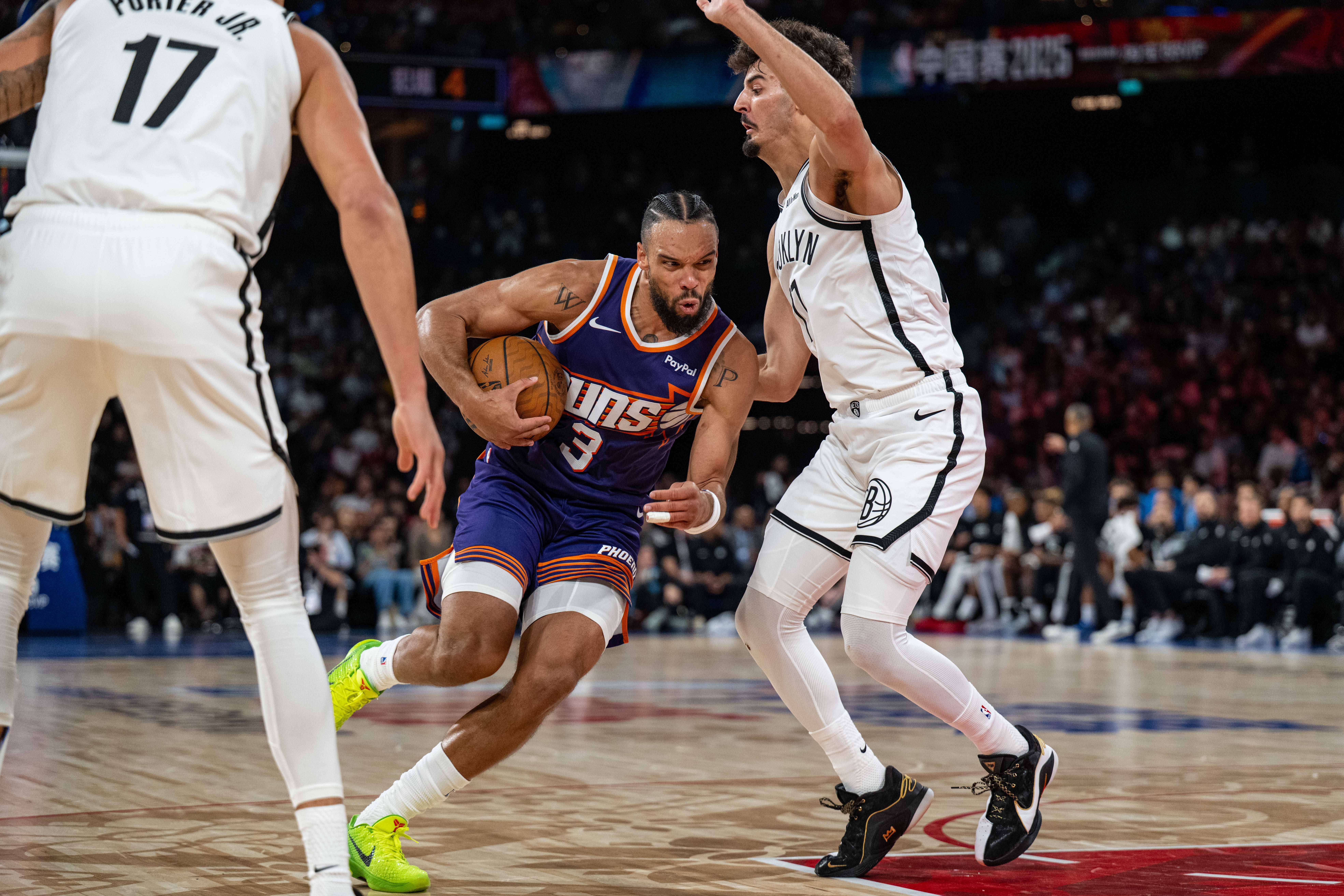 lol官方-关键时刻体能课后，尼斯刷新队史纪录备战NBA季后赛，气氛紧张，团队化学反应显著的简单介绍